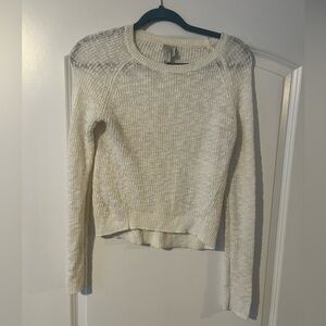 Sahalie Cream sweater size small